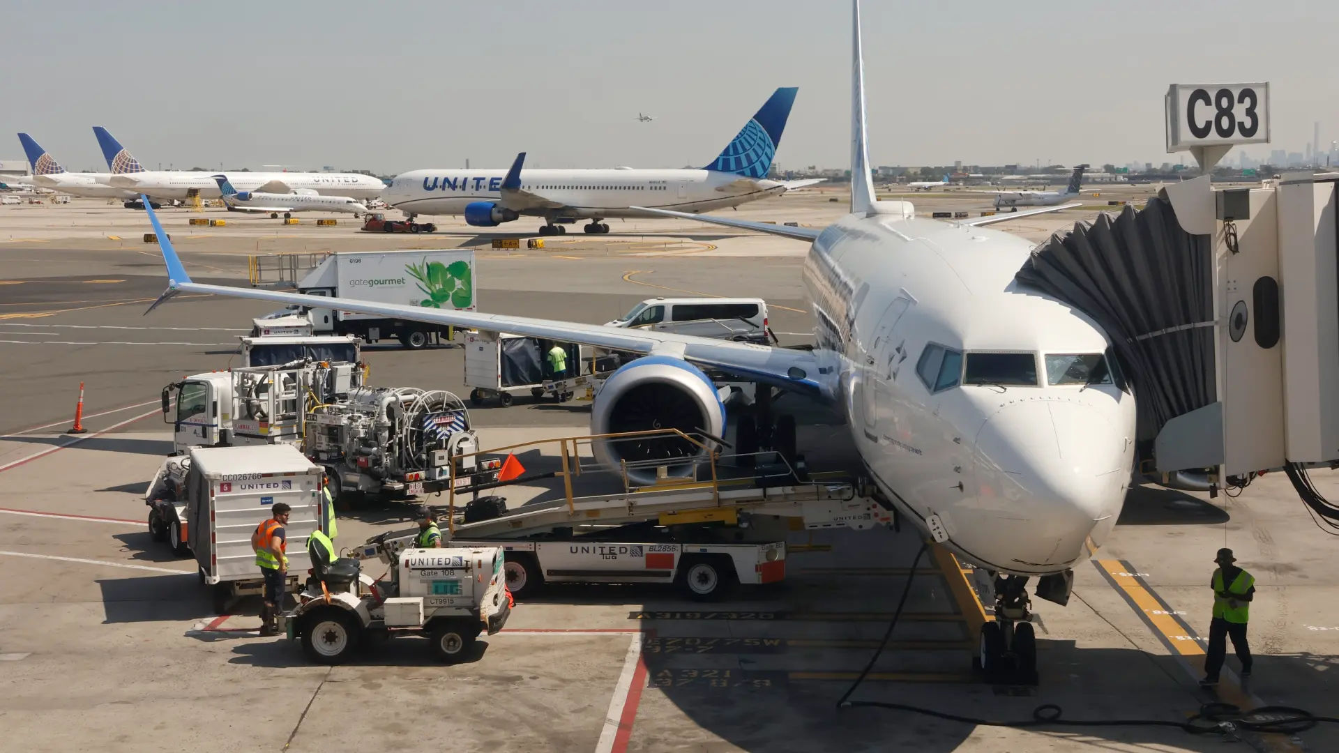 Denuncian a dos aerolíneas por vender como ventana unos asientos situados contra una pared