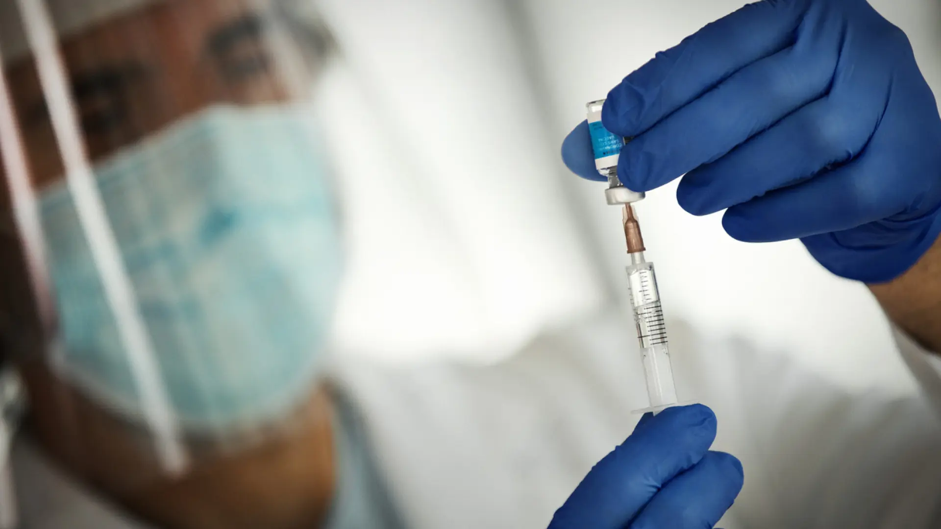 Un nuevo fármaco experimental logra eliminar cánceres agresivos de mama y piel en un ensayo clínico