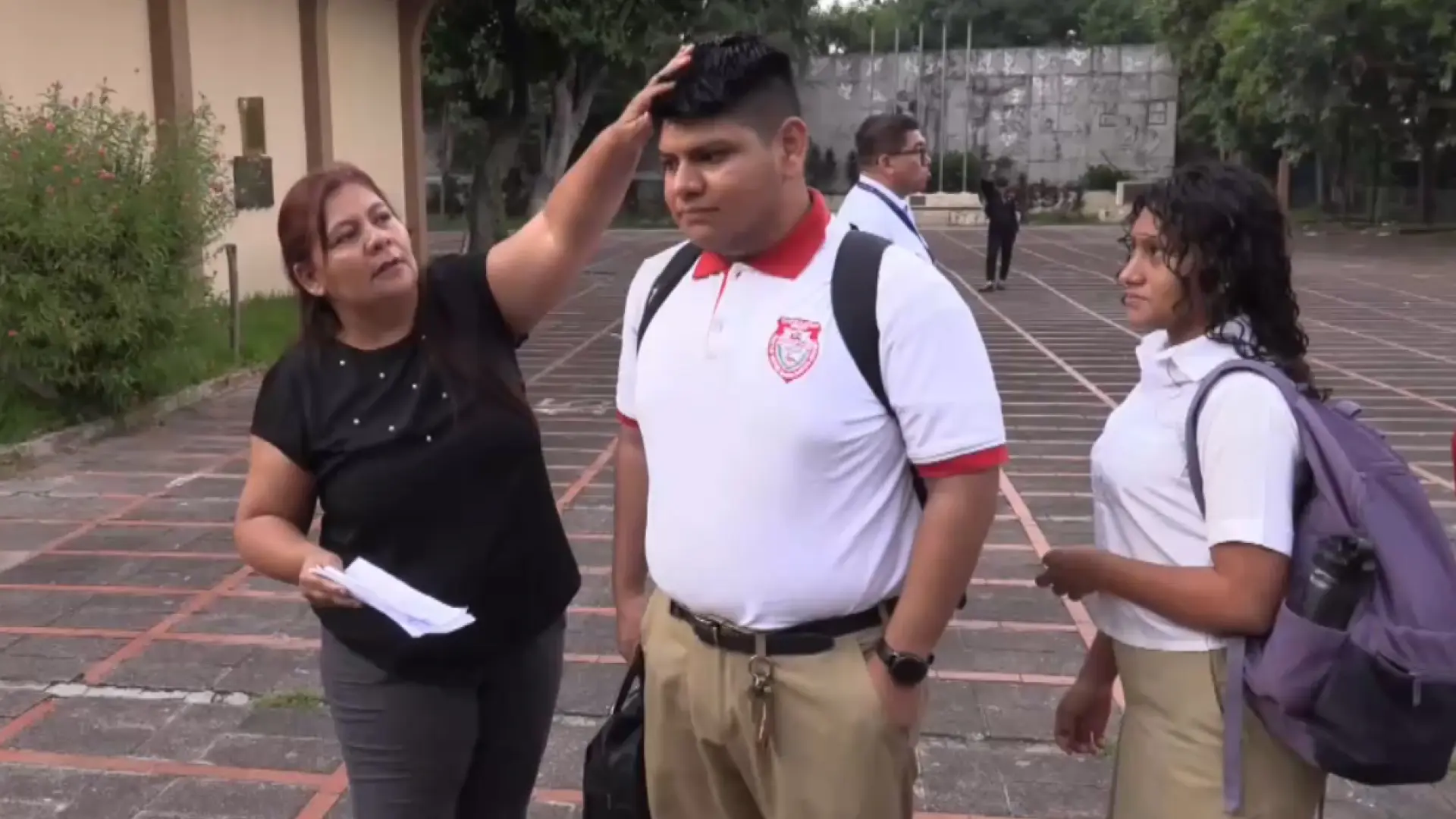 Bukele exige a los niños salvadoreños un «corte de cabello adecuado» en el colegio