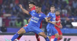 Cruz Azul extiende invicto al abollar corona de Toluca