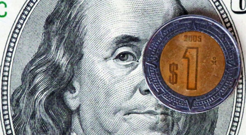 Peso mexicano avanza contra el dólar en inicio de jornada errático; cotiza en 18.56