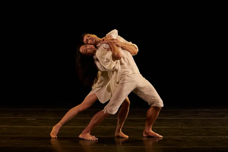 Roberto Bolle y Sae Eun Park. Photo Nath Martin