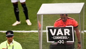 El «mataburros» del VAR: 15 respuestas sobre la herramienta que debía traer justicia al fútbol y aportó más confusión