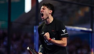 Agustín Tapia, el Mozart del pádel, sorprendió a todos con un remate descomunal y nunca ante visto que da la vuelta al mundo