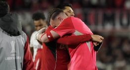Franco Armani y el abrazo con llanto junto a Enzo Pérez tras pasar el karma de los penales de River vs Libertad: «Recompensa al trabajo»