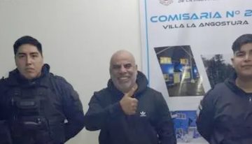 Mal momento para Chicho Serna en Villa La Angostura: sufrió un robo pero terminó con una sonrisa en la comisaría