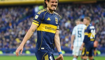 Por qué Russo cambió a último momento y puso a Cavani de titular en Boca frente a Racing: la influencia de Riquelme en la decisión