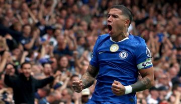 Enzo Fernández gritó de penal en el triunfo del Chelsea, que tuvo a Alejandro Garnacho en la tribuna
