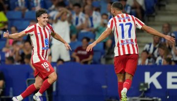 El espectacular golazo de Julián Álvarez para el Atlético de Madrid en el estreno en la Liga de España: el gesto de Simeone en el festejo