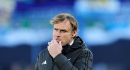 La altura de los All Blacks cuando pierden: el entrenador Scott Robertson elogió a Los Pumas y fue autocrítico, pero cuestionó el arbitraje en cancha de Vélez