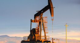 El petróleo Brent sube hasta 66,84 dólares en la víspera de la cumbre Trump-Putin