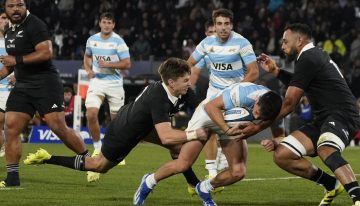 Los Pumas sufrieron con la simpleza de los All Blacks y dieron un paso en falso en su estreno en el Rugby Championship