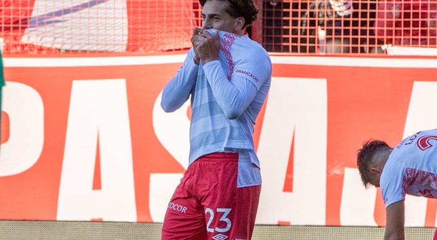 El gol de López Muñoz ante Racing, un tributo a Maradona por partida doble