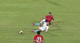 El ex Boca que volvió al fútbol después de tres años y duró 8 minutos en cancha: fue expulsado por una patada criminal