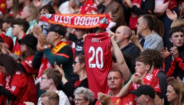 Estremecedor homenaje para Diogo Jota en Anfield: los hinchas de Liverpool lo recordaron a puro aplauso durante el  amistoso con Athletic de Bilbao