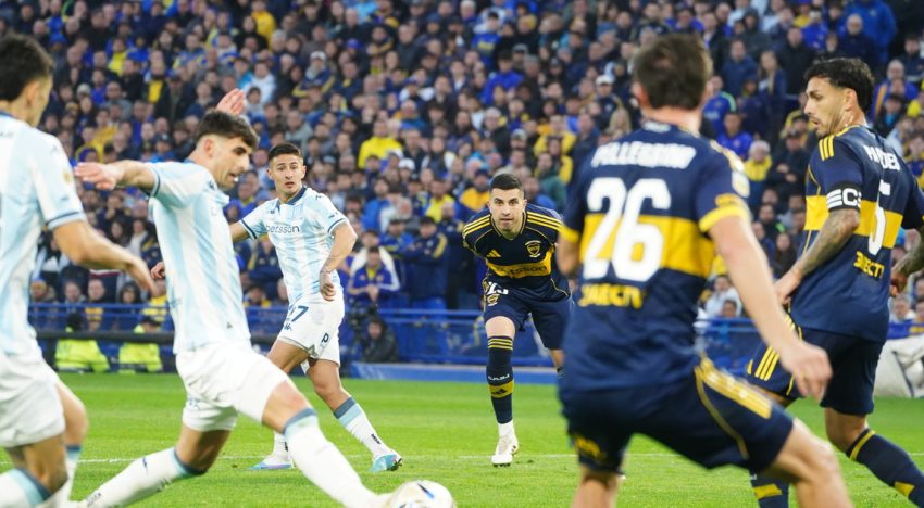 Boca, con amor propio y no mucho más, evitó una costosa derrota ante un Racing que no lo liquidó y se fue con mucha bronca por el arbitraje