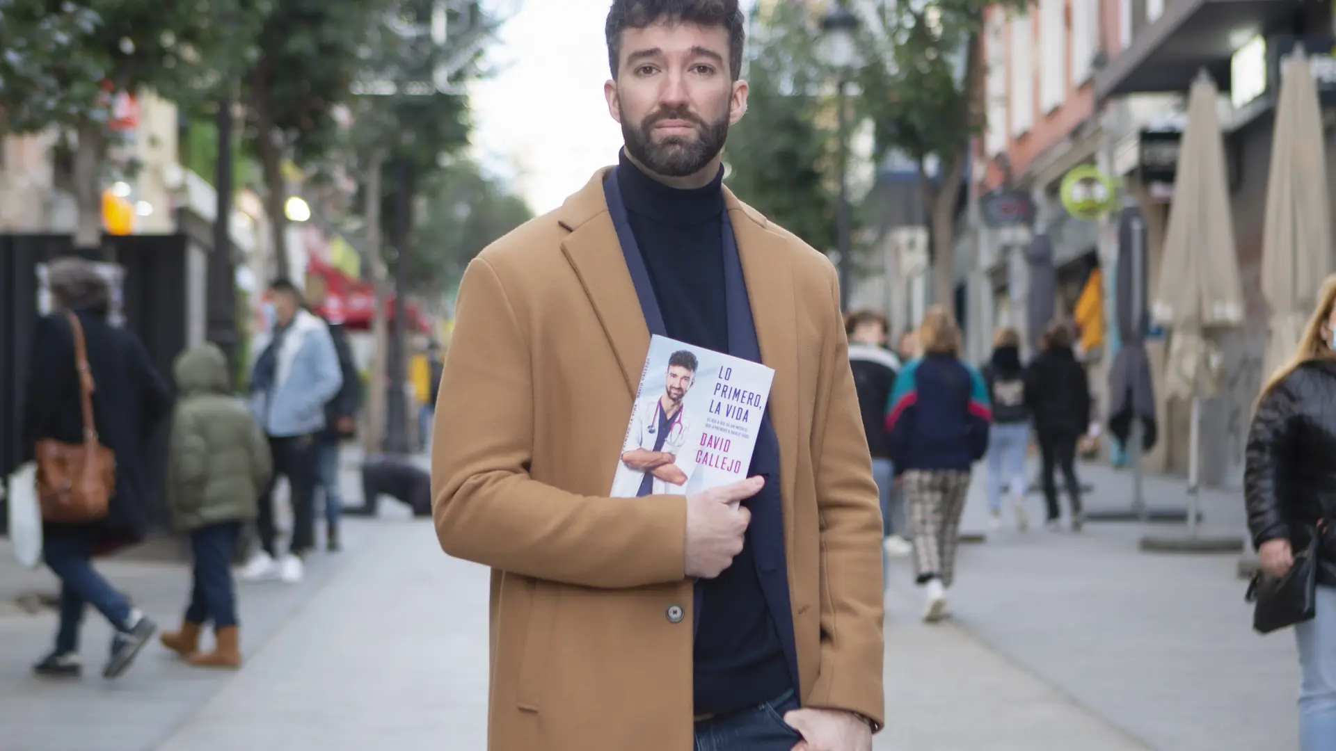 David Callejo, médico y divulgador: «Lo estás haciendo mal si tomas agua helada para refrescarte»