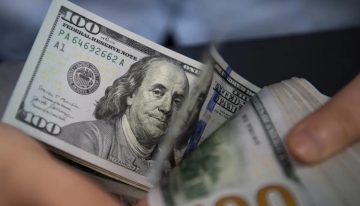 La circulación de dólares en efectivo en Venezuela bajó 37 % en comparación con 2024