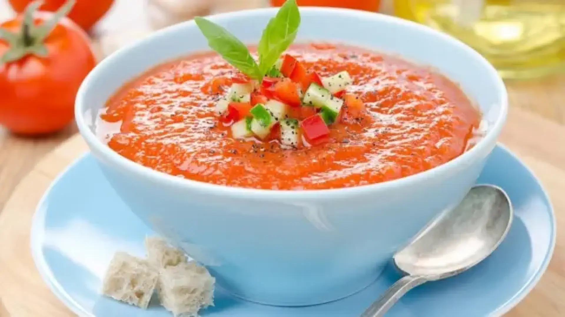 Isabel Viña, experta en metabolismo sobre el gazpacho: «No tiene que desplazar la ingesta de otras verduras»