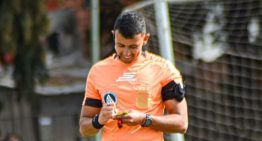 La AFA despidió a un árbitro por «atentar contra los valores del fútbol»