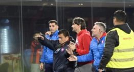 Los hinchas de Cerro Porteño intentaron agredir a Diego Martínez luego de que su equipo cayera en el torneo local