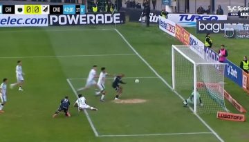 Video: el alevoso penal en el último minuto que Pablo Giménez no cobró en Chicago – Central Norte