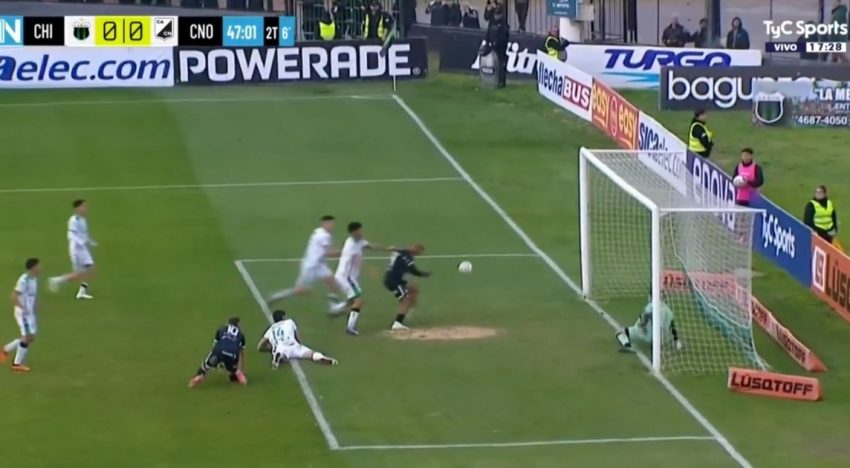 Video: el alevoso penal en el último minuto que Pablo Giménez no cobró en Chicago – Central Norte