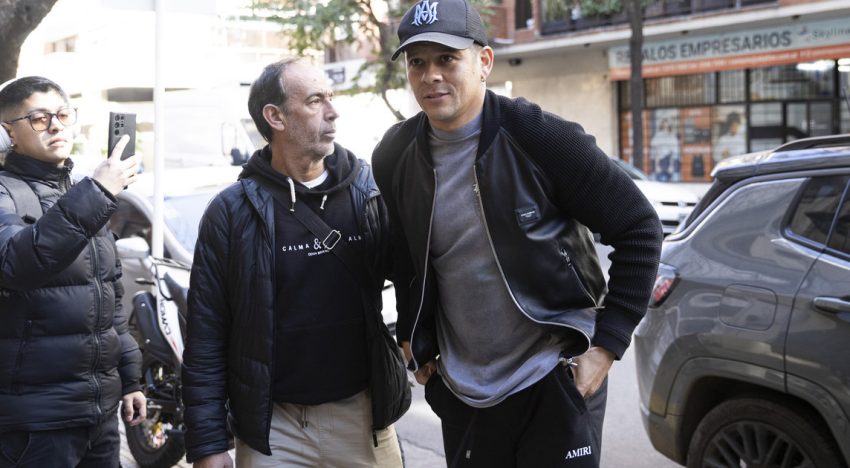 Así llegó Rojo a Racing: el guiño cómplice de Costas con el «problemita del apellido», la bendición de Milito y Saja y el contrato por productividad