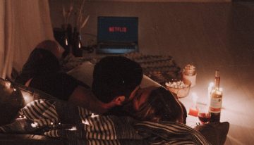 Las series y películas más sensuales para ver en Netflix y subir la temperatura