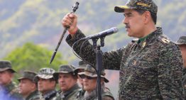 Maduro, disfrazado de militar, aseveró cuál es el «arma más poderosa» de Venezuela