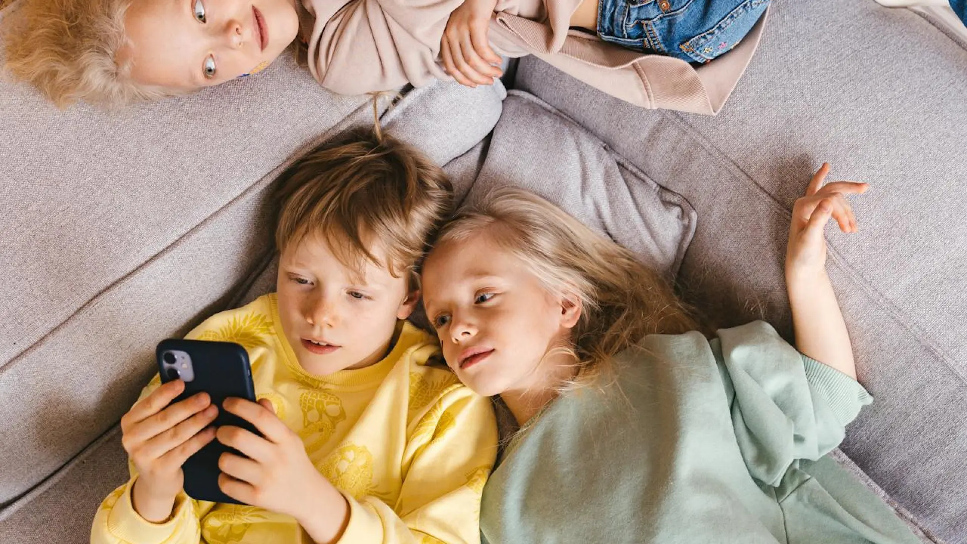 Australia prohíbe el acceso a las redes sociales a los menores de 16 años por sus «efectos negativos»