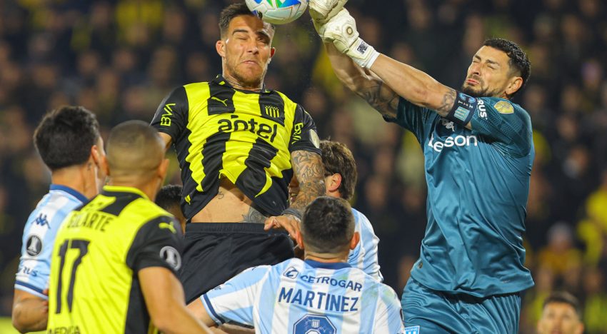 Racing – Peñarol, la revancha de la batalla de Montevideo: la racha que busca cortar Costas y el antecedente que genera ilusión
