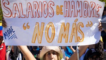 La paradoja del salario mínimo en Venezuela: Un derecho constitucional convertido en burla