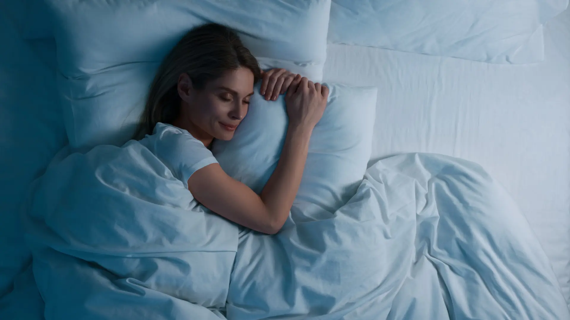 Ni ventilador, ni ducha: el ingenioso truco para dormir fresco en verano durante estas noches de calor