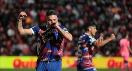 Unión metió cuatro goles en 33 minutos y le dio un golpe de nocaut a Instituto en Córdoba