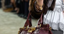 ¿Por qué los bolsos más deseados de 2025 son del año 2000?