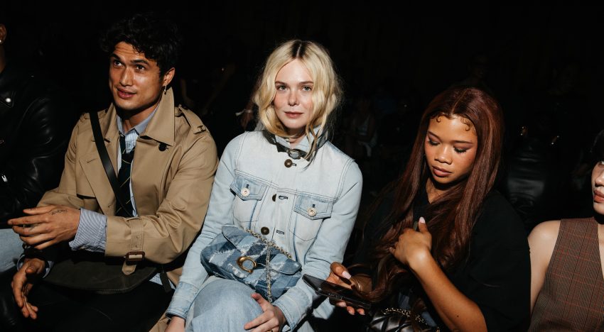 Elle Fanning recupera el «Olsen Tuck», el truco de estilo más sencillo (y cool) que existe para el pelo largo