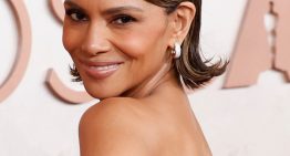 Halle Berry (59 años): «No hago cardio, pero levanto pesas», la fórmula con la que luce un abdomen más fuerte que nunca