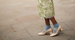 A debate el calcetín: del ejecutivo al blanco deportivo, 20 looks con los zapatos clave para llevarlo en 5 niveles de dificultad