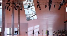 Prada para principiantes: las 5 claves que debes saber sobre el desfile para hacerte la entendida en tu cena de amigas este fin de semana