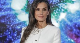 Así lleva la reina Letizia los zapatos tendencia para dar un giro rompedor al look: del taconazo a las botas más arriesgadas