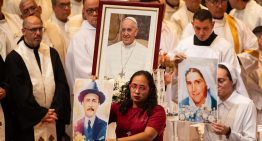 Venezolanos recorrieron la vida de José Gregorio Hernández y Carmen Rendiles con un concierto en Caracas