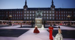 Estrellas de la música y el cine se dieron cita en el desfile de Carolina Herrera en Madrid