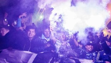 El impresionante banderazo de los hinchas de Racing en la previa del partido con Vélez por Copa Libertadores