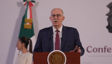 Gobierno prohíbe 35 plaguicidas peligrosos; anuncia estrategia para una agricultura más limpia