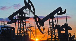 Petróleo inicia la semana con caídas de más de 1% perspectivas de la oferta mundial