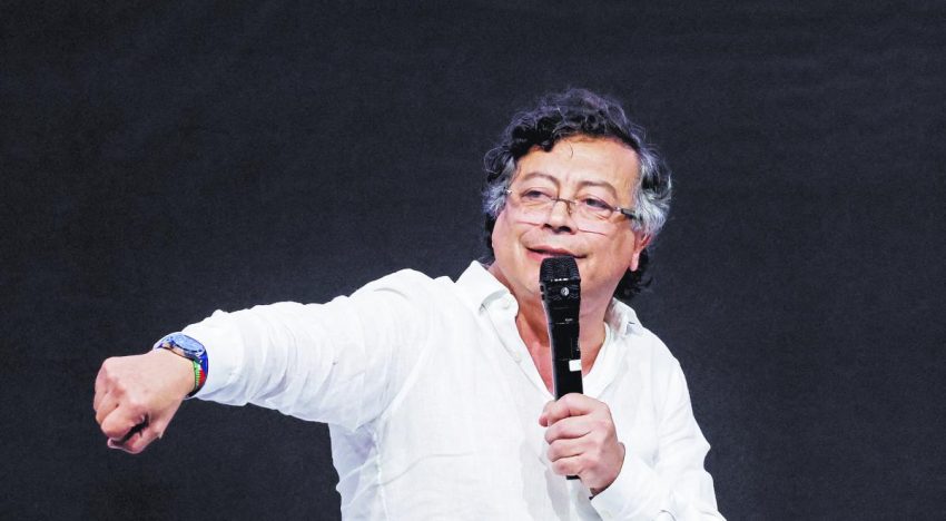 Petro pide a Ecuador entregar al exvicepresidente Glas tras darle nacionalidad colombiana
