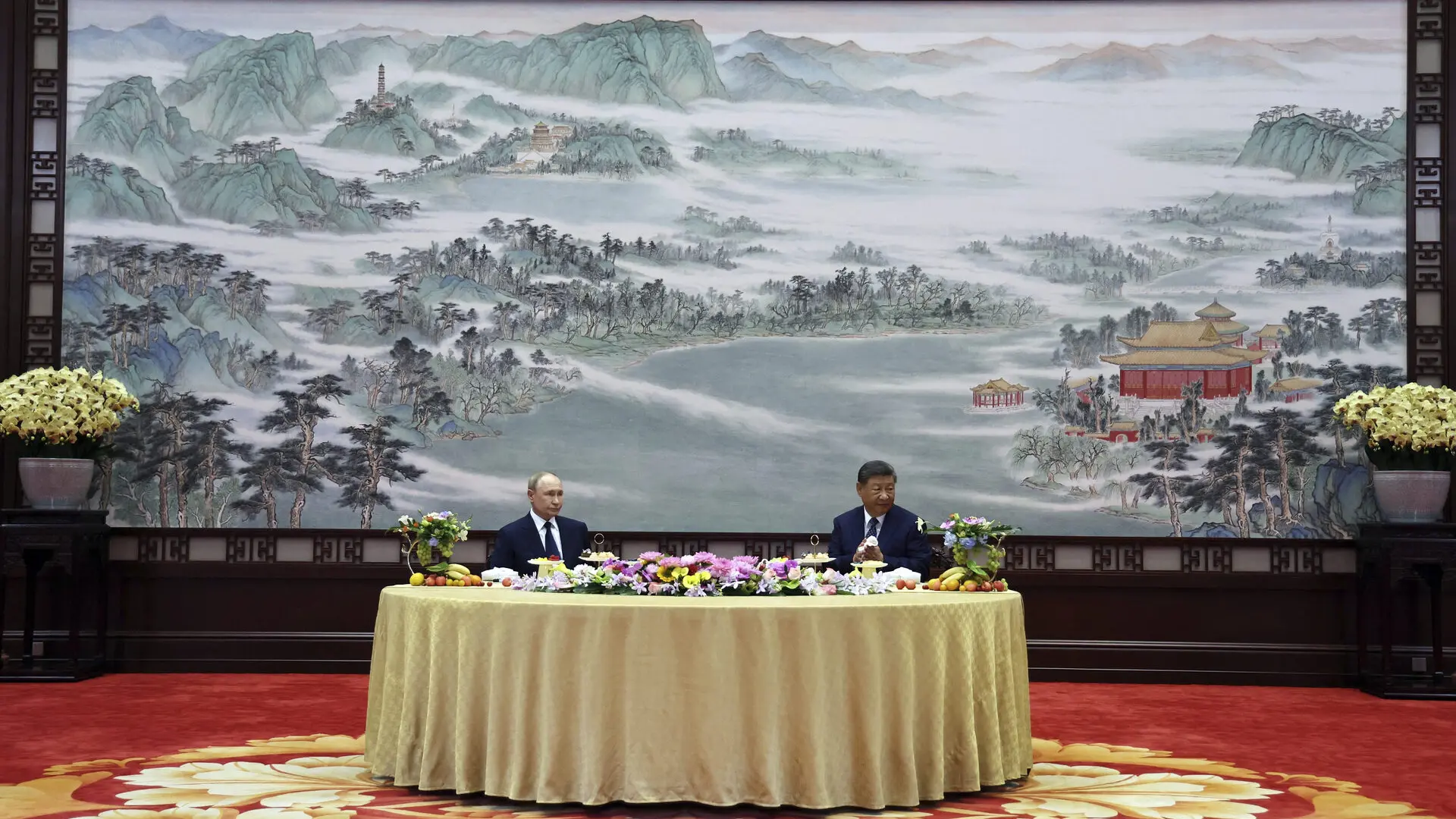 Putin se reúne en Pekín con su «querido amigo» Xi Jinping, dispuesto a «fortalecer» las relaciones entre China y Rusia