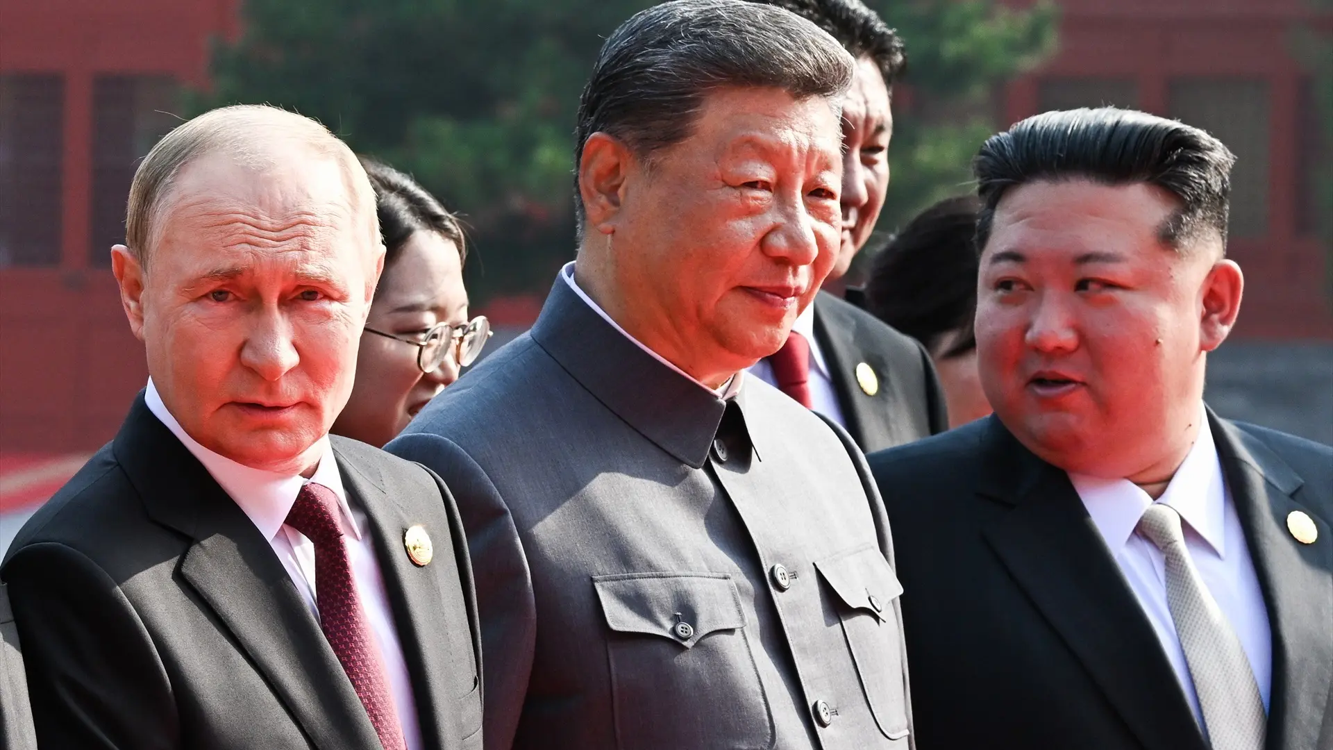 China saca pecho del «rejuvenecimiento imparable de la nación» en un desfile militar con Xi escoltado por Putin y Kim