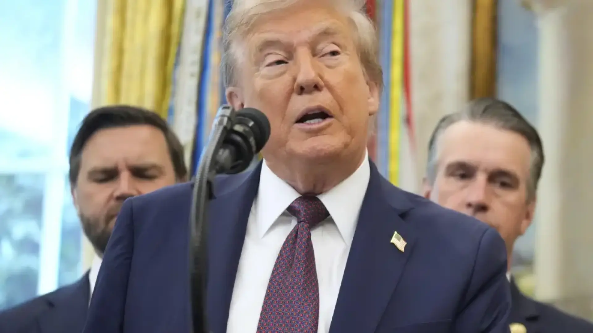 Trump critica la multa multimillonaria de Bruselas contra Google y amenaza con represalias: «¡Es muy injusto!»